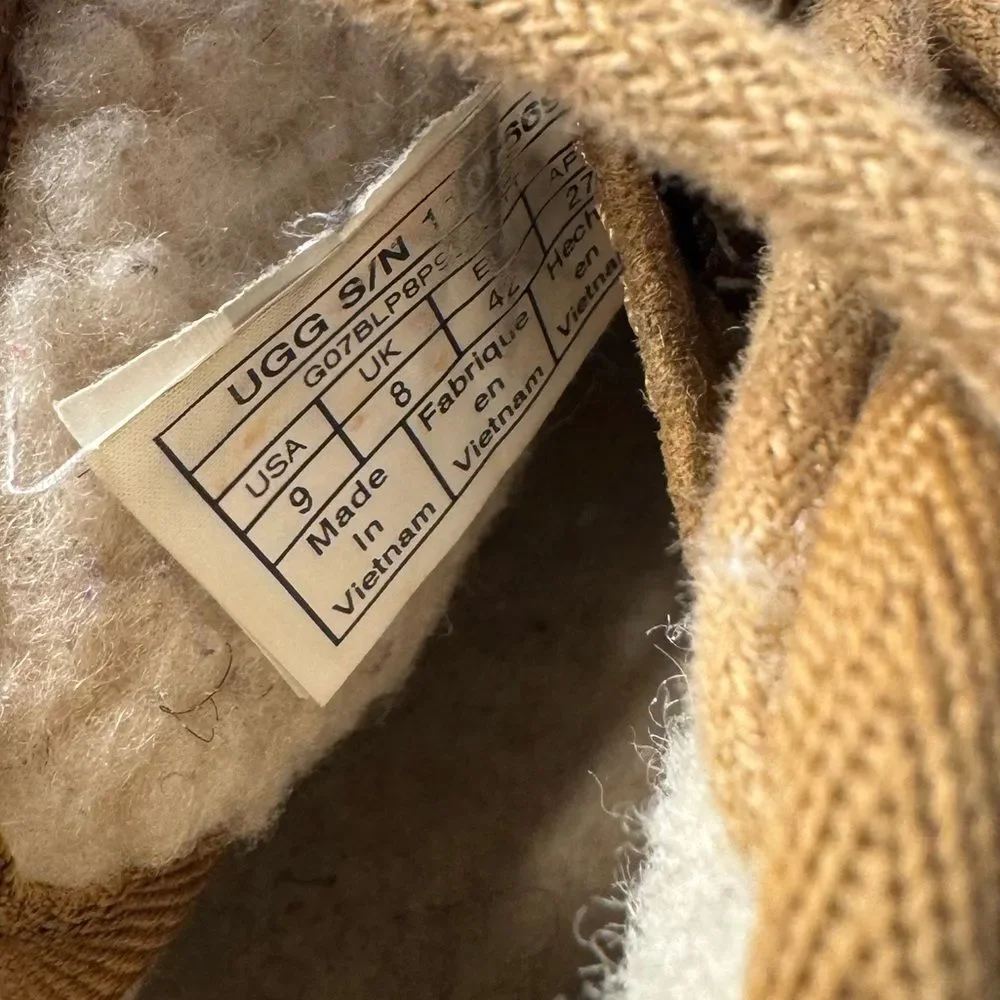 UGG Men's Neuland Boot   Size 9